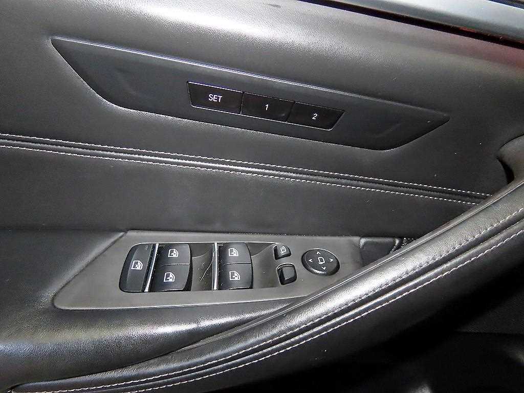 BMW 5-Series — photo 13