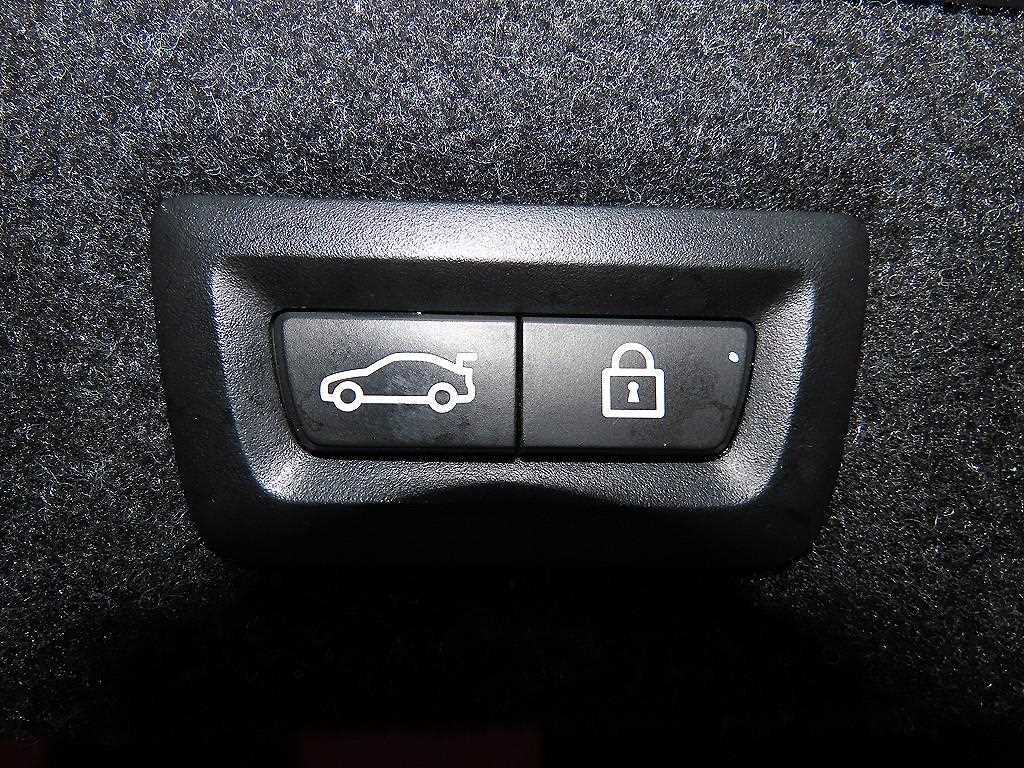 BMW 5-Series — photo 15