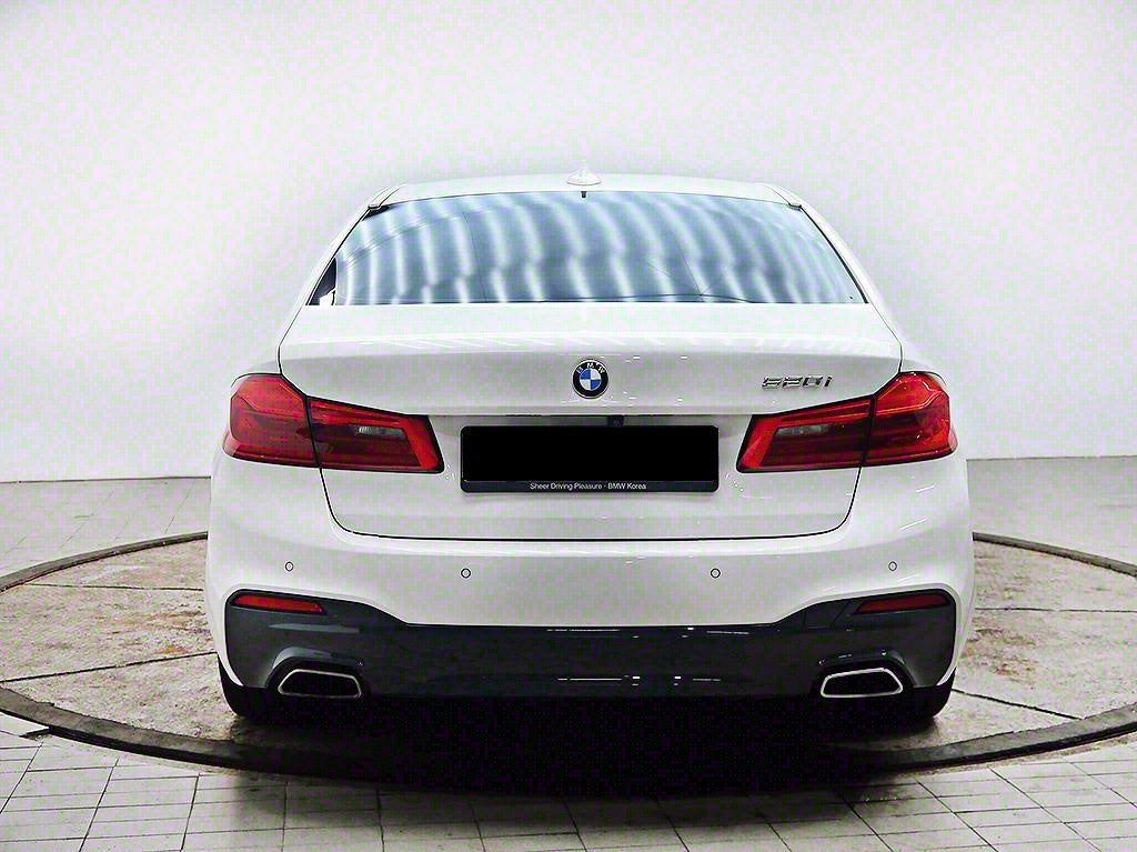 BMW 5-Series — photo 03