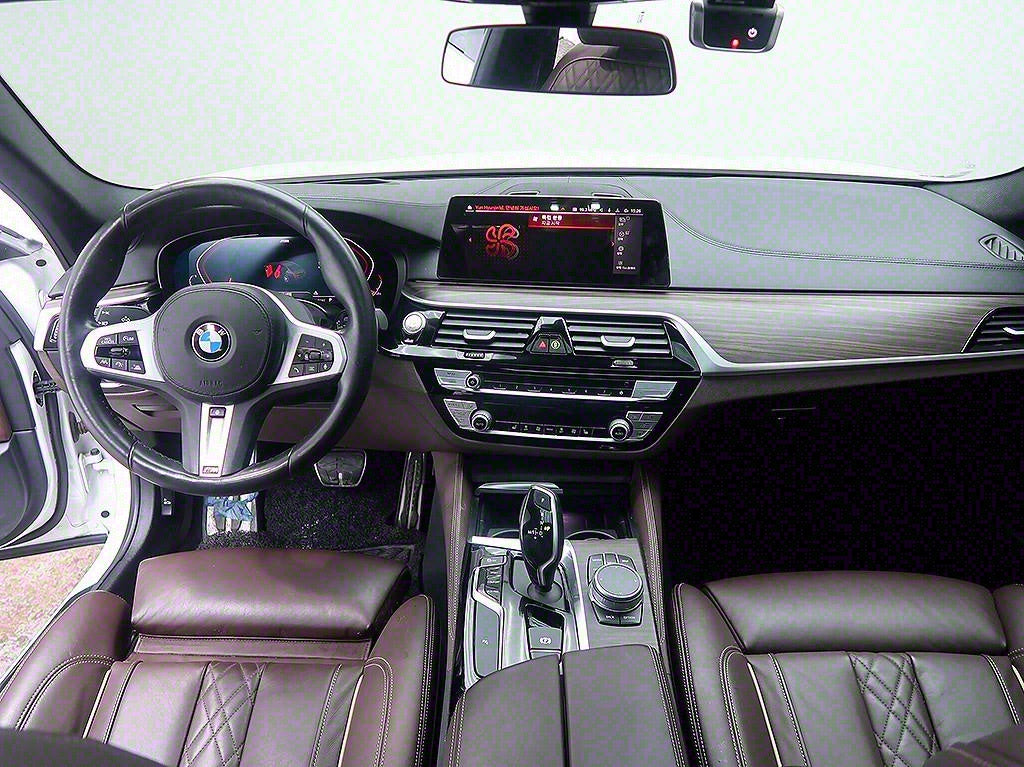 BMW 5-Series — photo 05