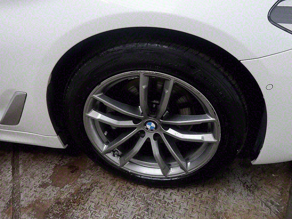 BMW 5-Series — photo 08