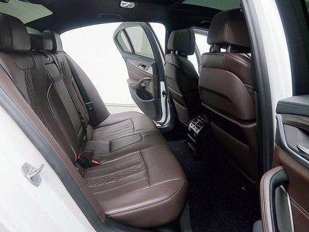 BMW 5-Series — photo 12
