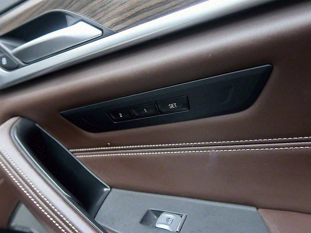 BMW 5-Series — photo 14