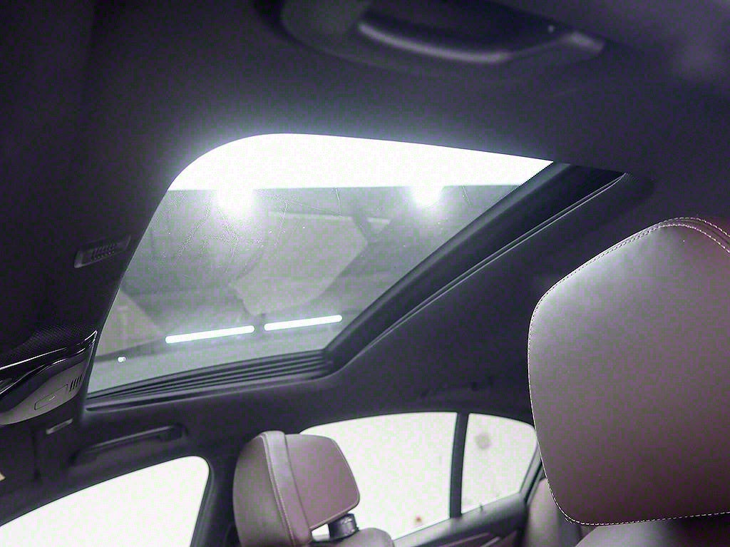 BMW 5-Series — photo 17