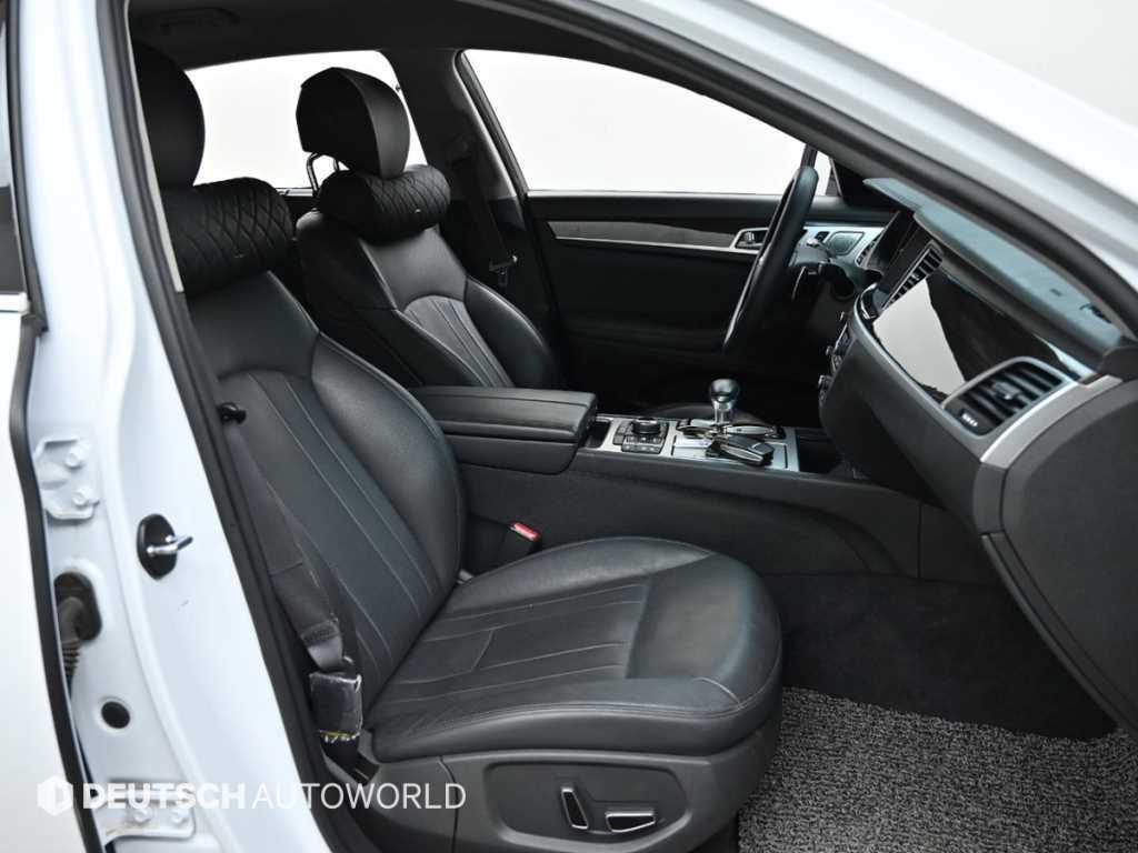 Genesis G80 — photo 11