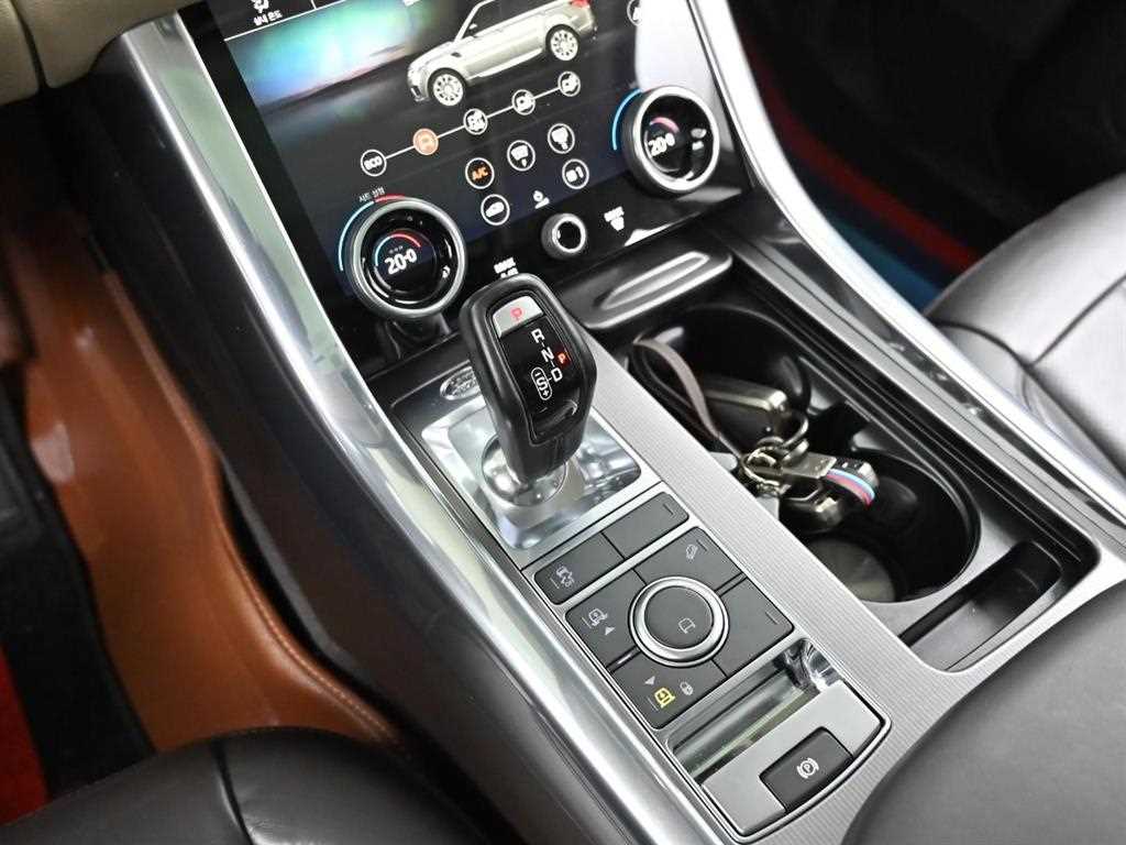 Land Rover Range Rover Sport — photo 10
