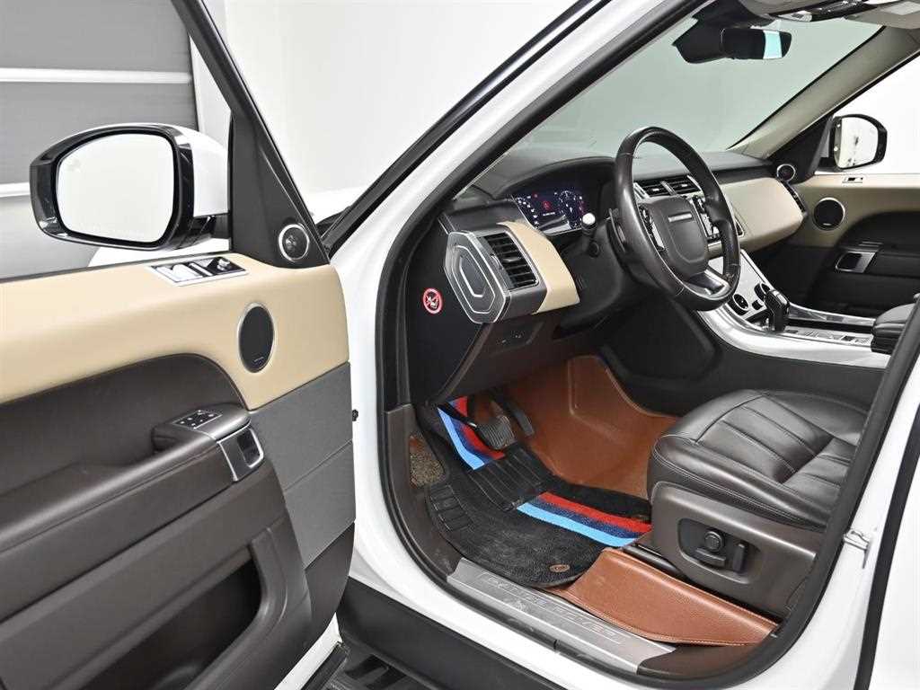 Land Rover Range Rover Sport — photo 12