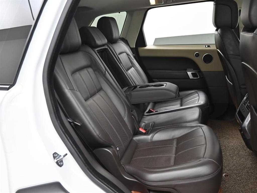 Land Rover Range Rover Sport — photo 13