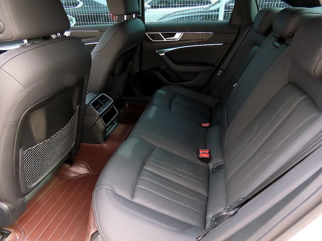 Audi A6 — photo 06