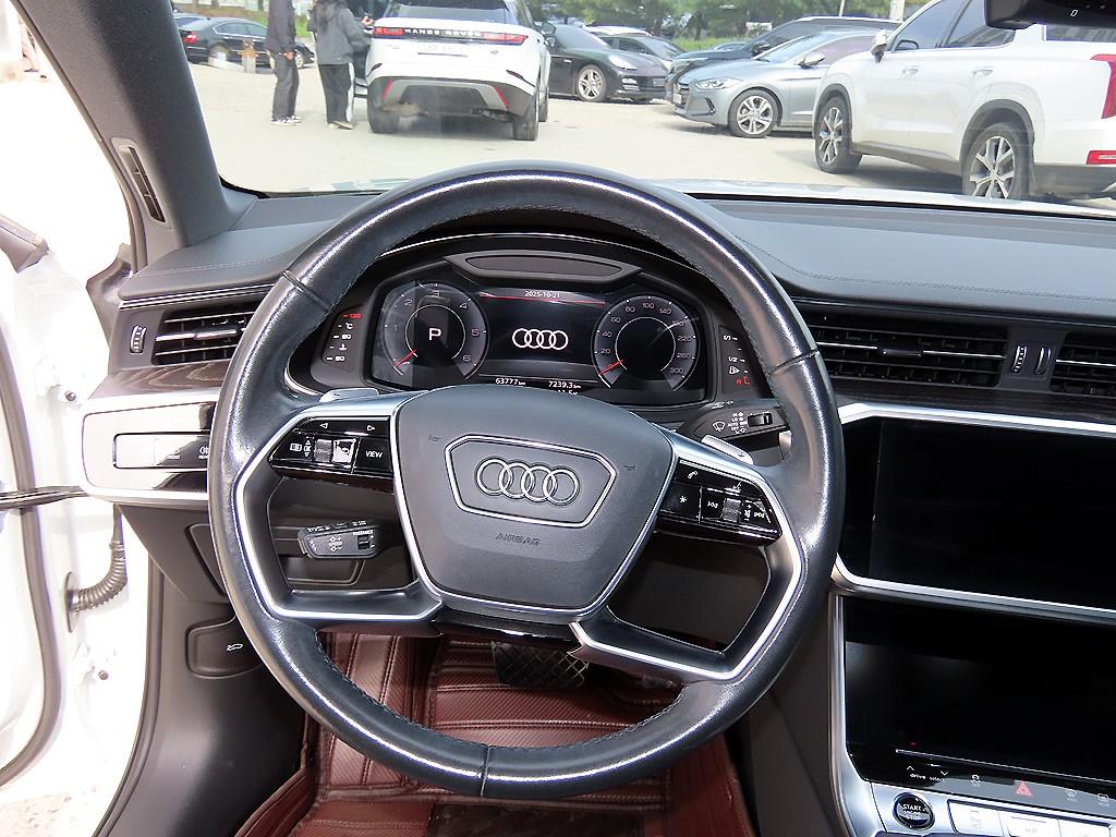 Audi A6 — photo 08