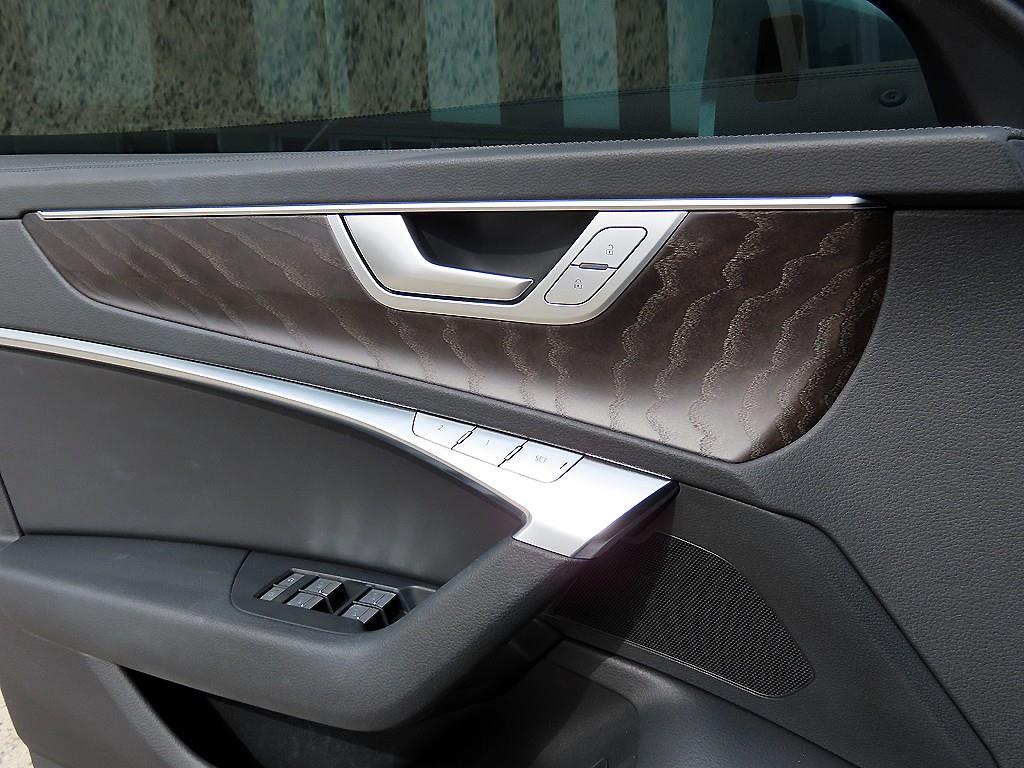 Audi A6 — photo 12