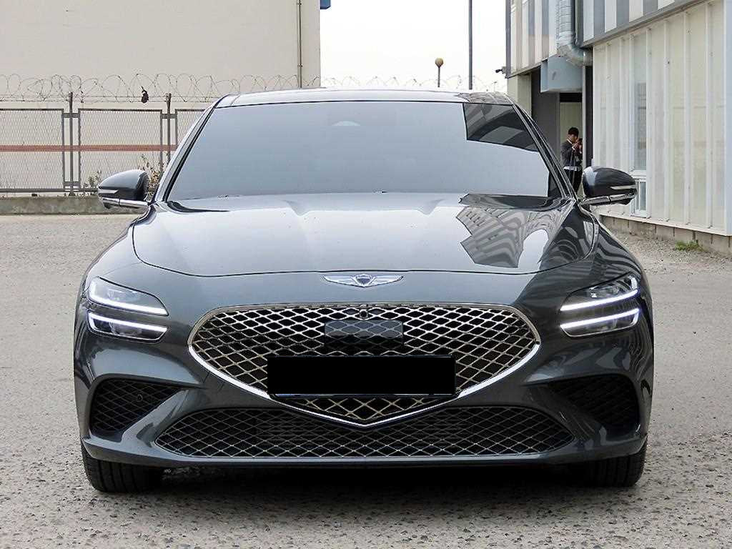 Genesis G70 — photo 01