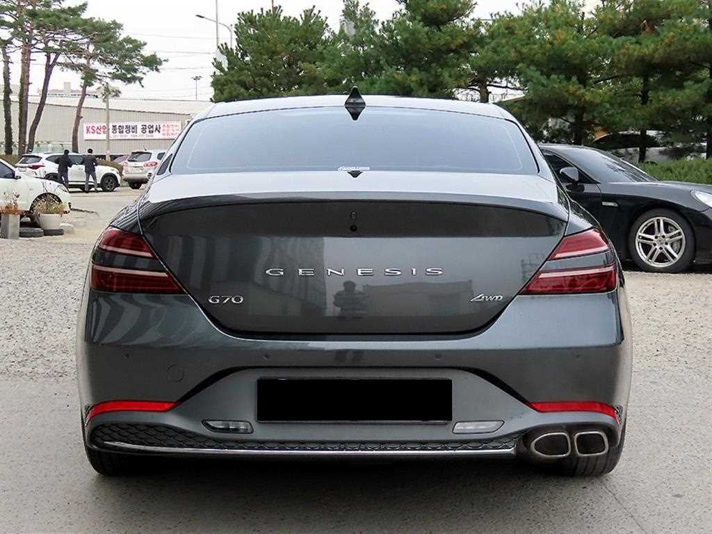 Genesis G70 — photo 04