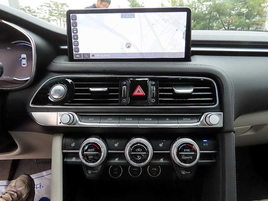Genesis G70 — photo 12