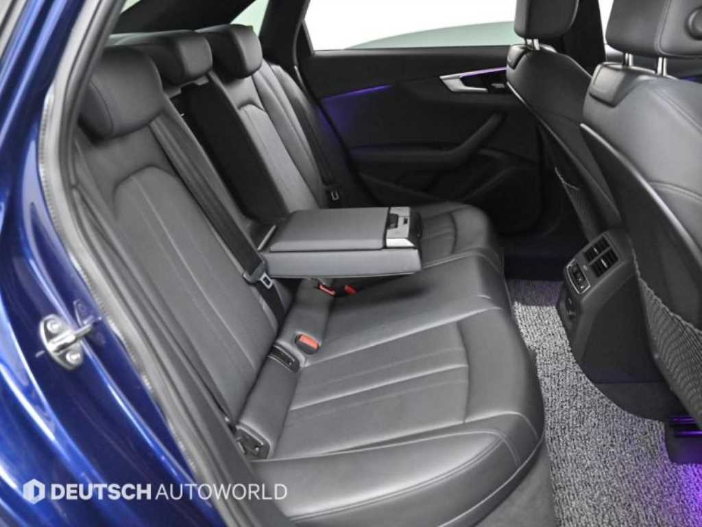 Audi A4 — photo 12