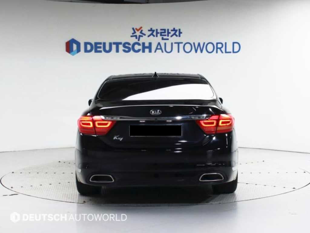 Kia K9 — photo 04