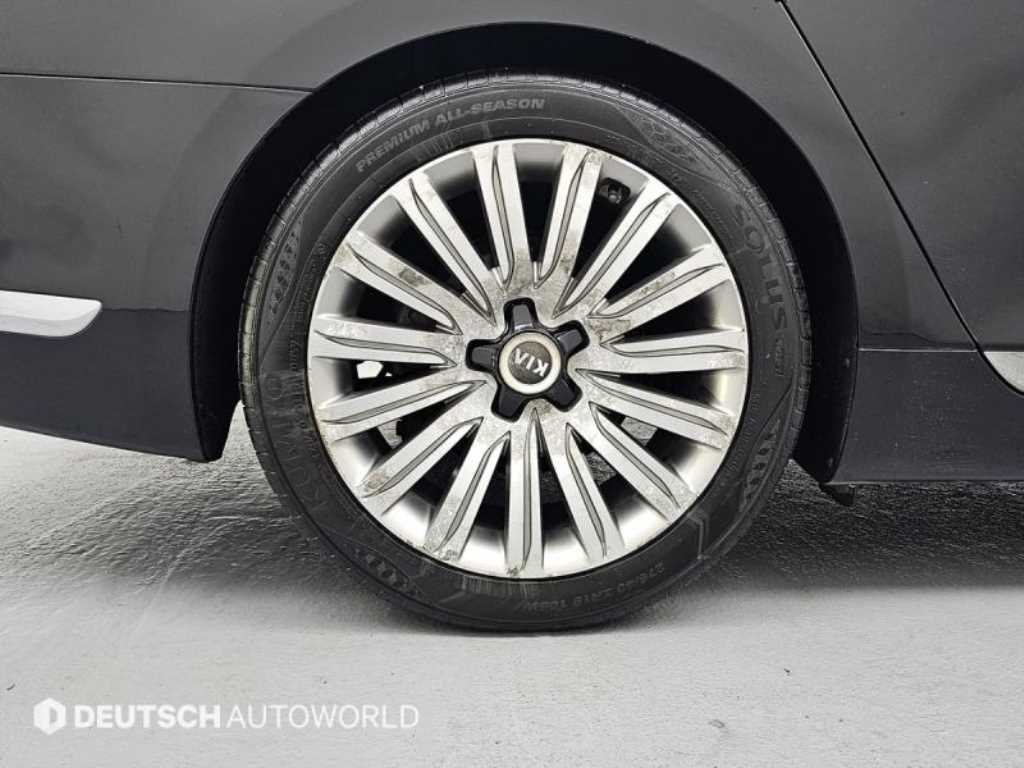 Kia K9 — photo 05
