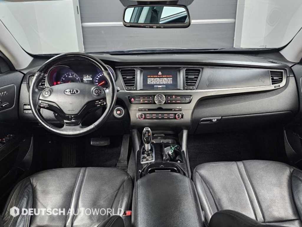Kia K9 — photo 07