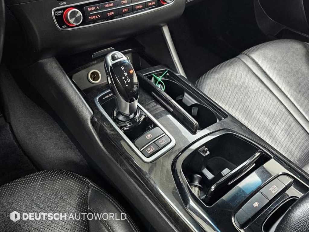 Kia K9 — photo 09