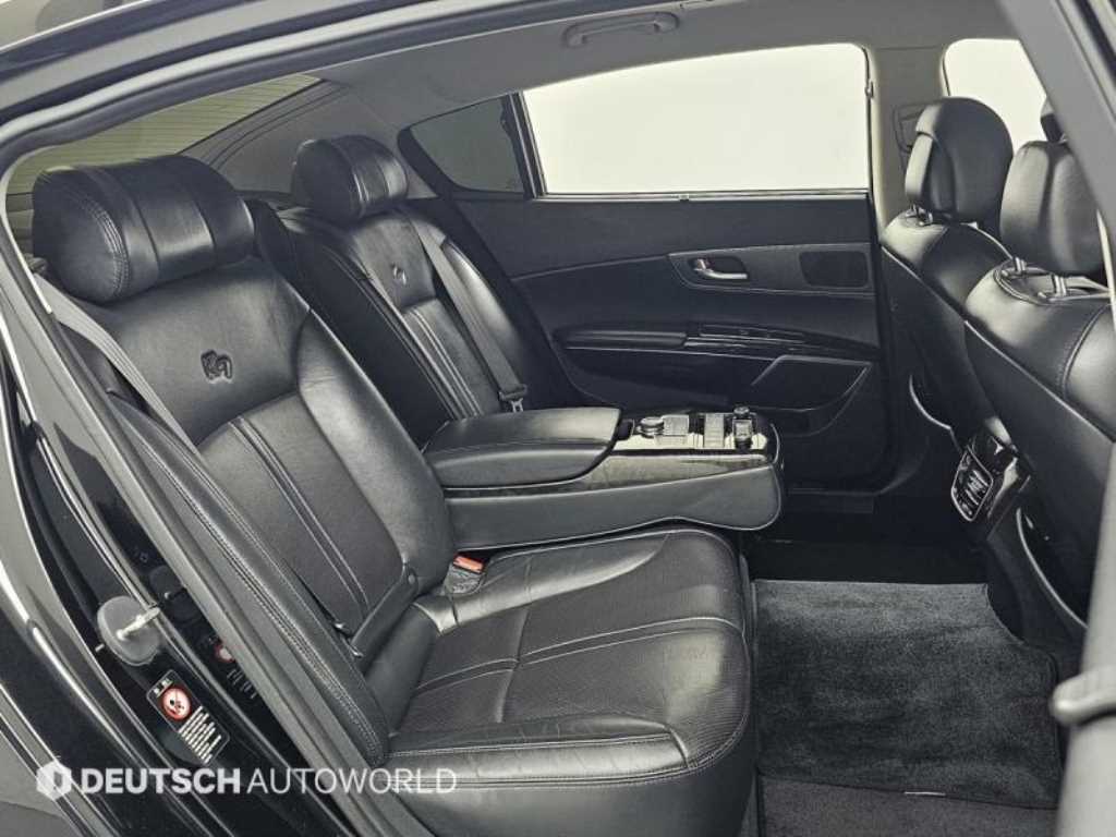 Kia K9 — photo 12