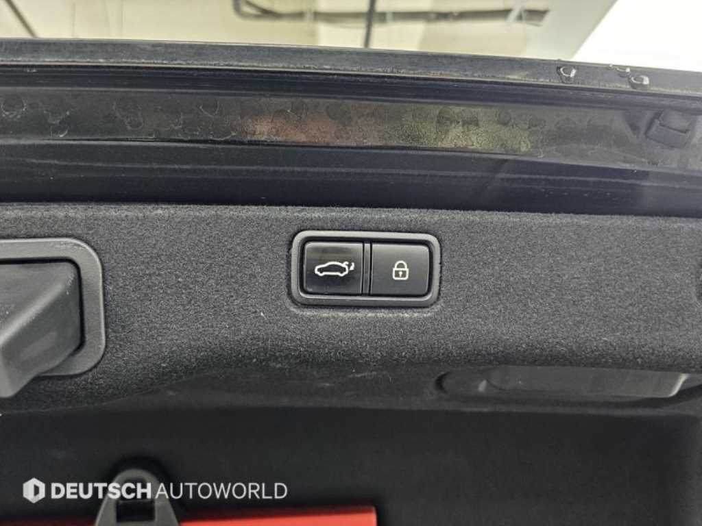 Kia K9 — photo 20
