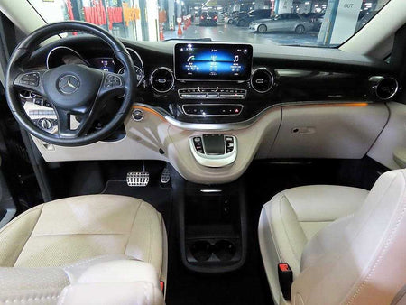 Mercedes-Benz V-Class — photo 10