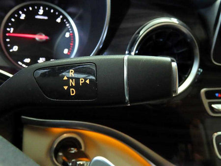 Mercedes-Benz V-Class — photo 12