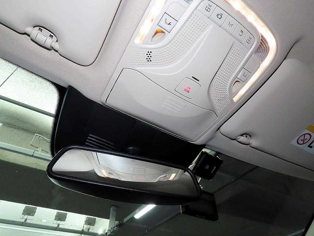 Mercedes-Benz V-Class — photo 15