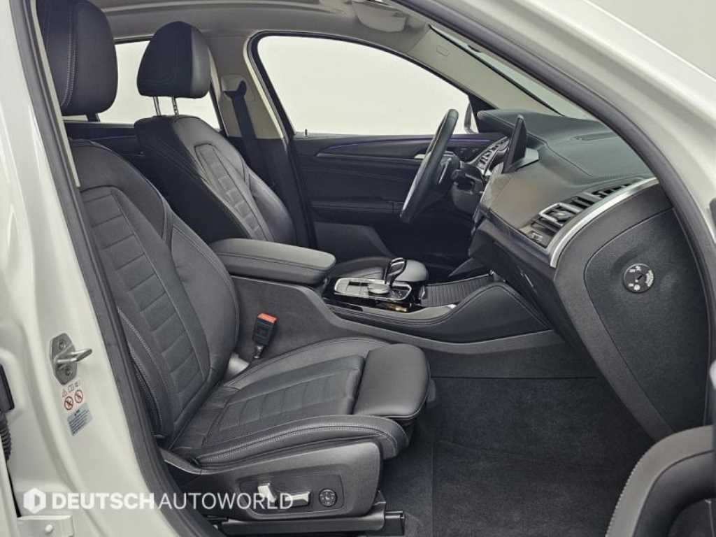 BMW X4 — photo 10