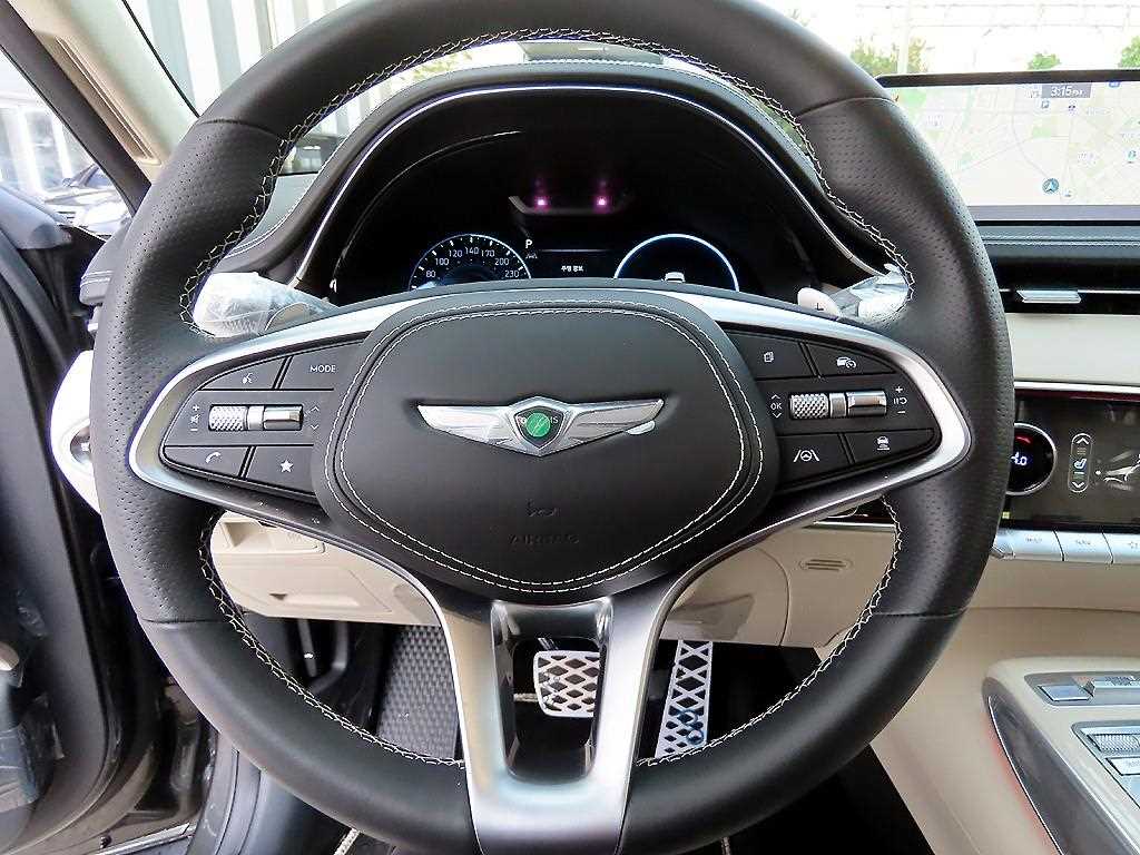 Genesis GV70 — photo 08