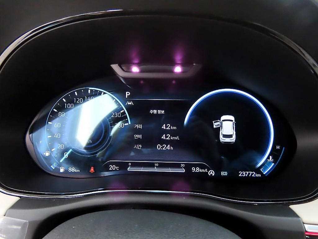 Genesis GV70 — photo 09