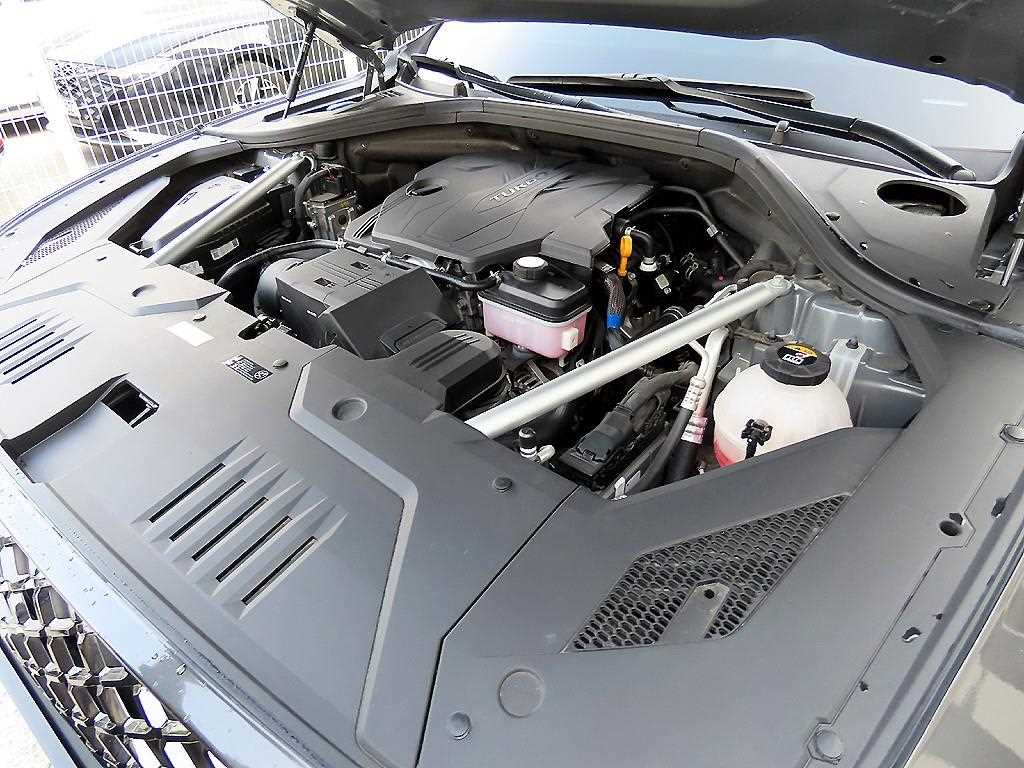 Genesis GV70 — photo 19