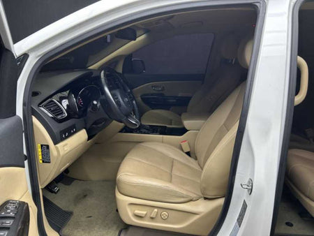 Kia Carnival — photo 07