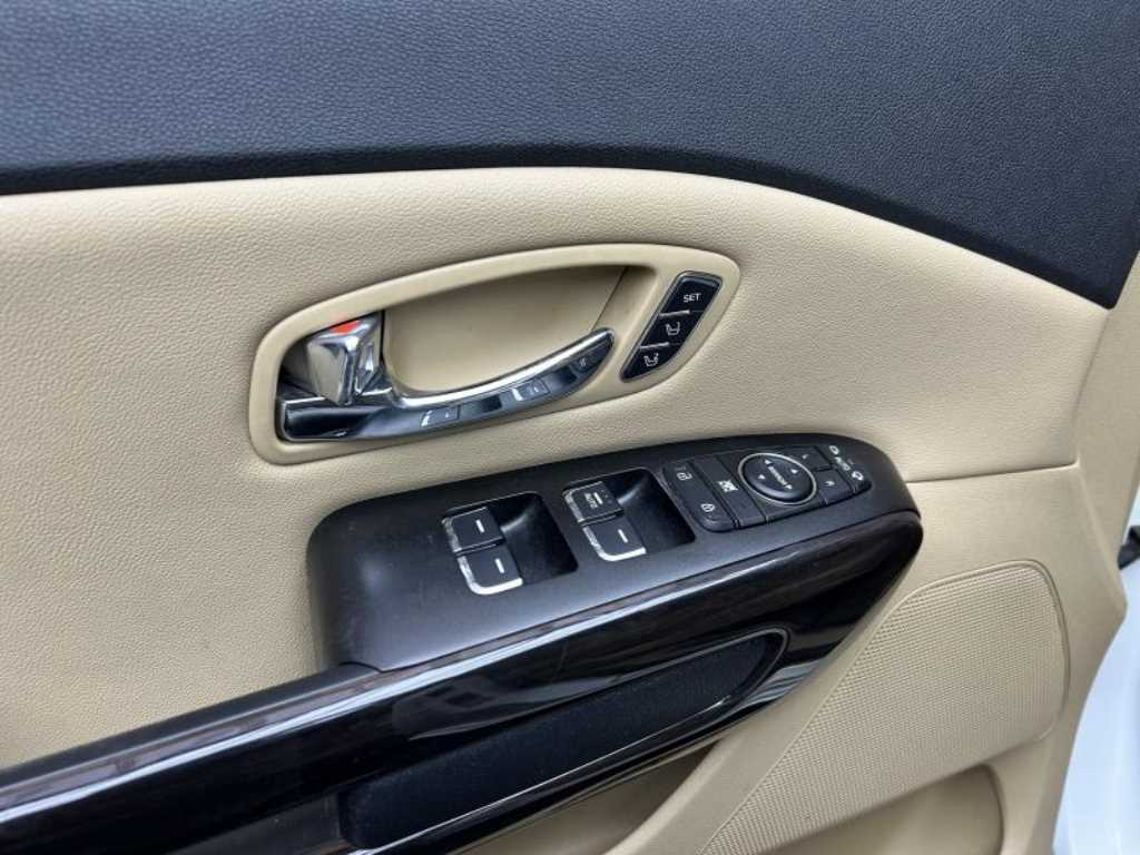 Kia Carnival — photo 14