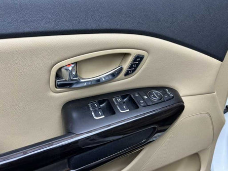 Kia Carnival — photo 14