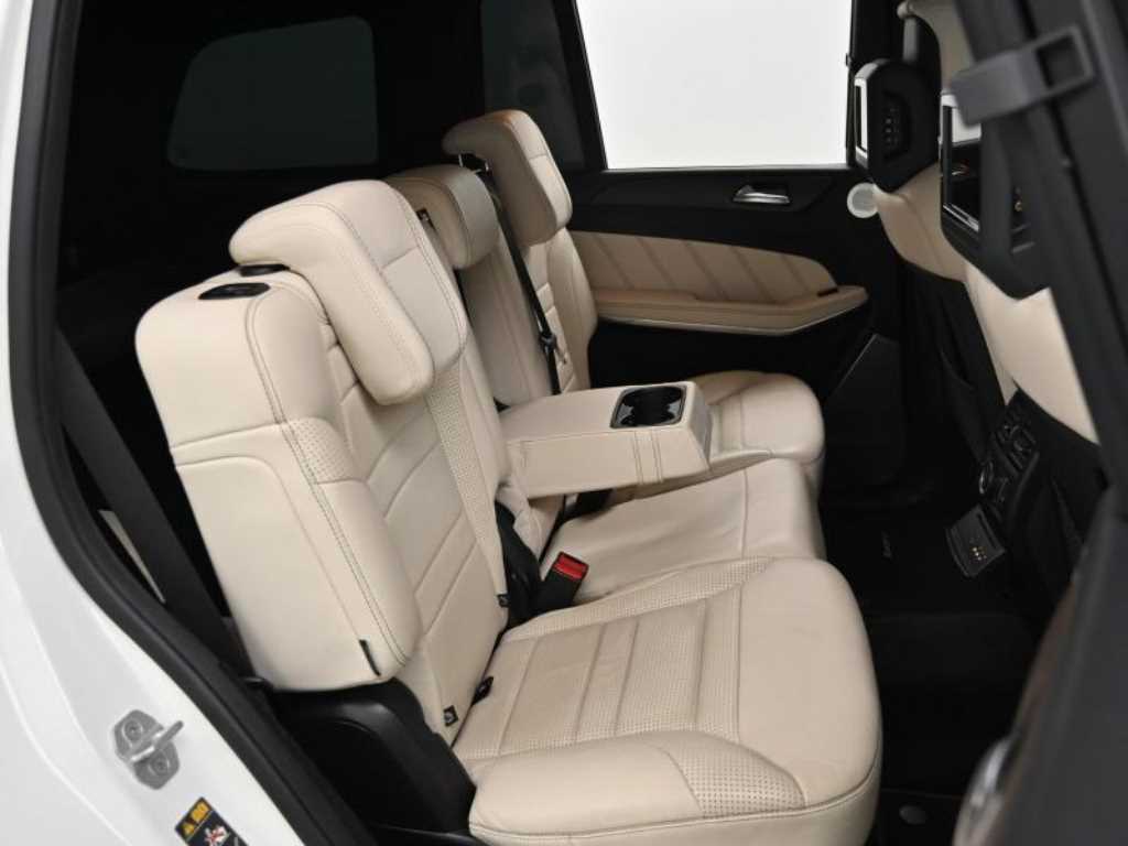 Mercedes-Benz GL-Class — photo 13