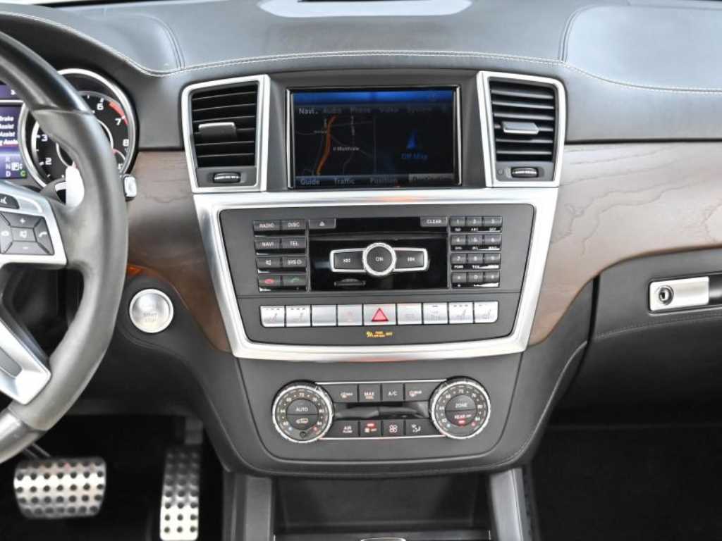 Mercedes-Benz GL-Class — photo 16