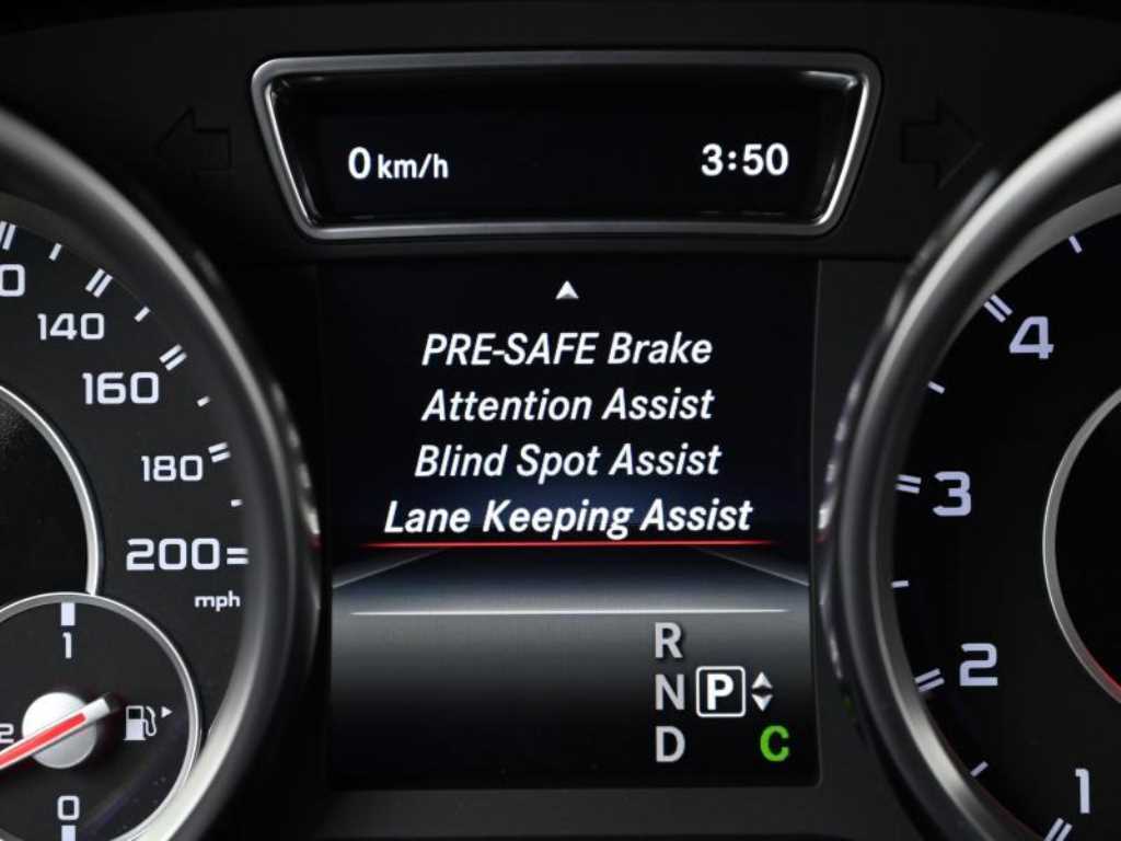 Mercedes-Benz GL-Class — photo 19