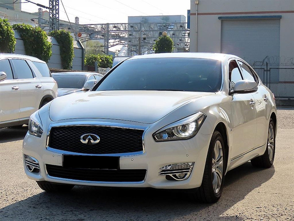 Infiniti Q70 — photo 02