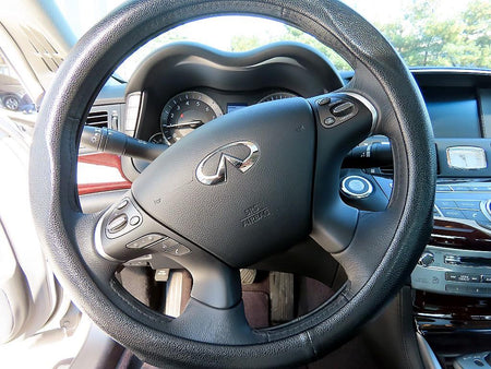 Infiniti Q70 — photo 08
