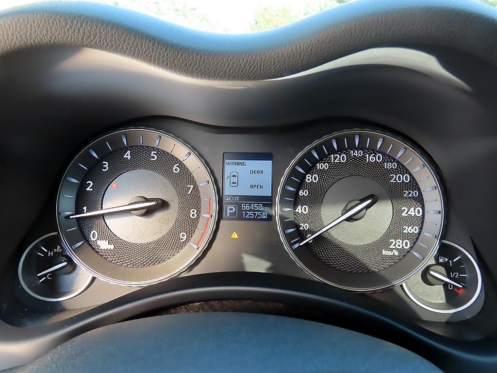 Infiniti Q70 — photo 09