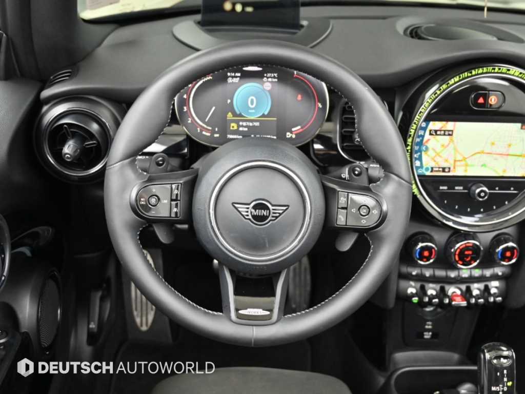 Mini Cooper Convertible — photo 13