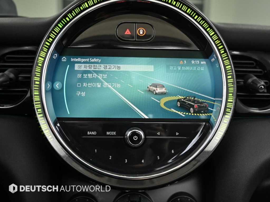 Mini Cooper Convertible — photo 16
