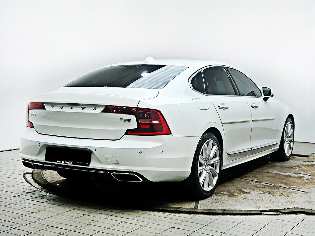Volvo S90 — photo 04