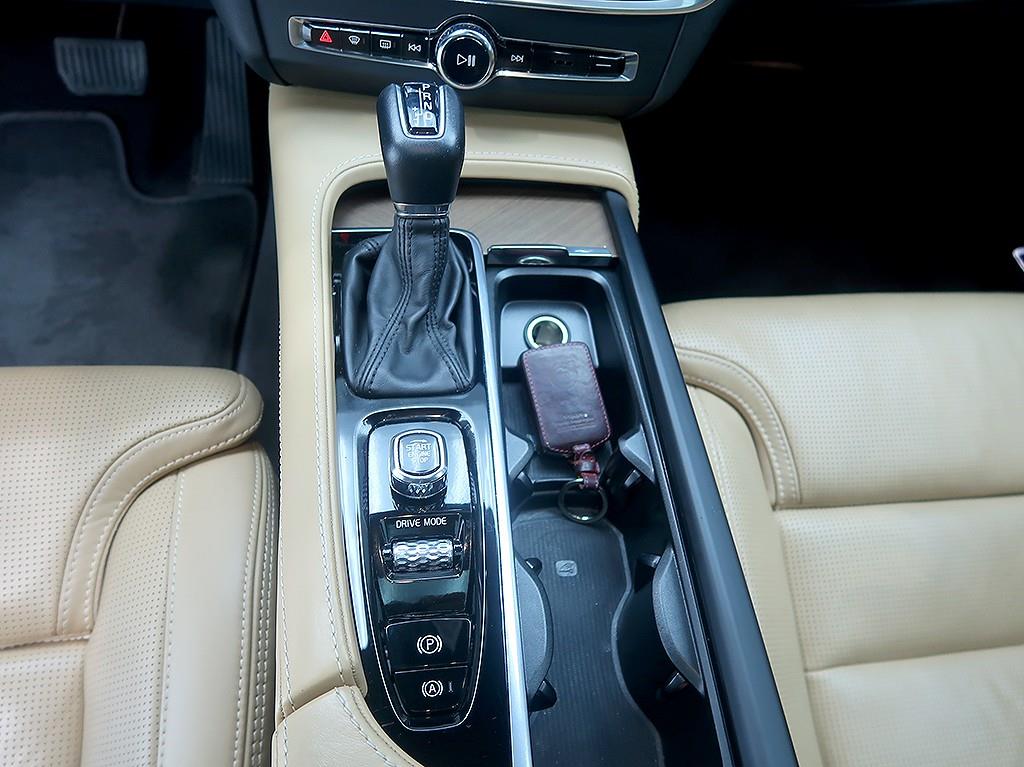 Volvo S90 — photo 10