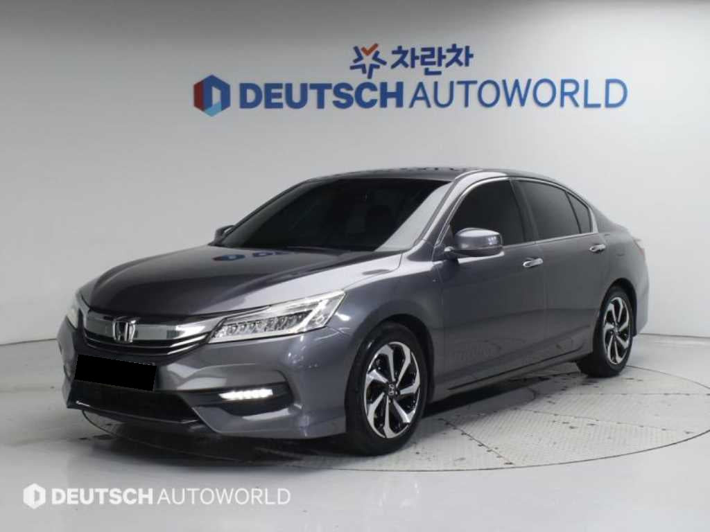 Honda Accord — photo 01