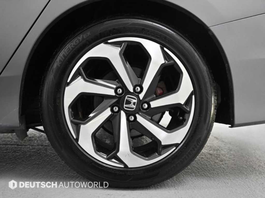 Honda Accord — photo 05