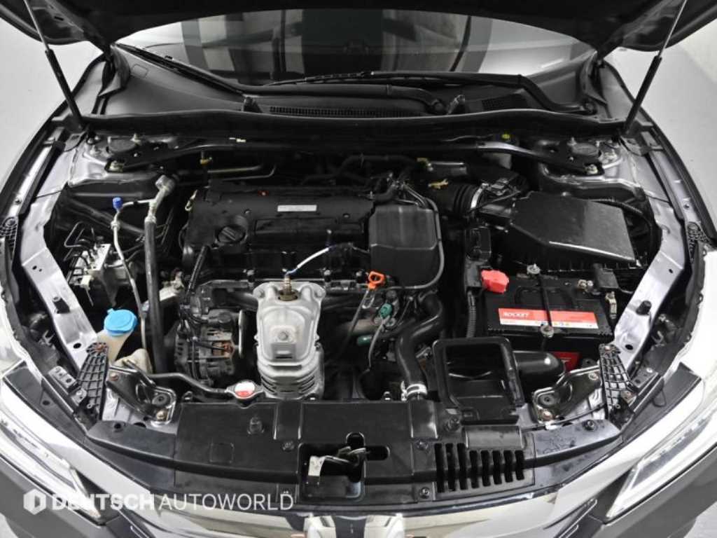 Honda Accord — photo 06