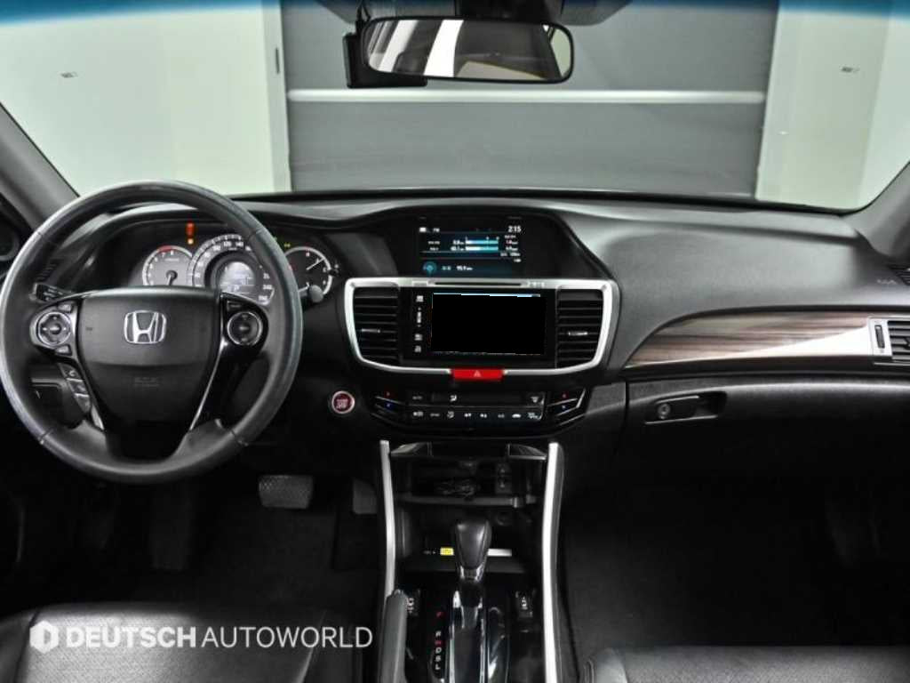 Honda Accord — photo 07