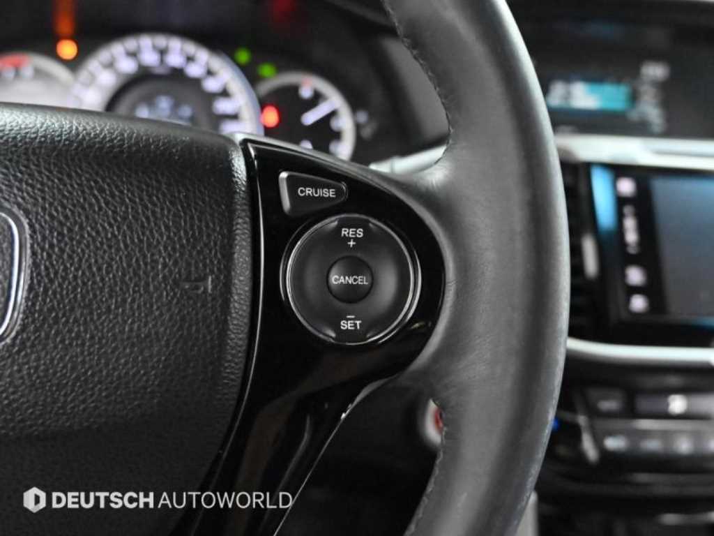 Honda Accord — photo 17